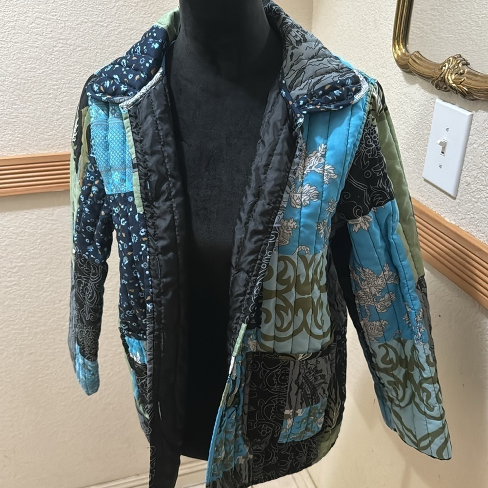 Equestrian Allure size small horseprint puffer jacket! - Picture 9 of 12